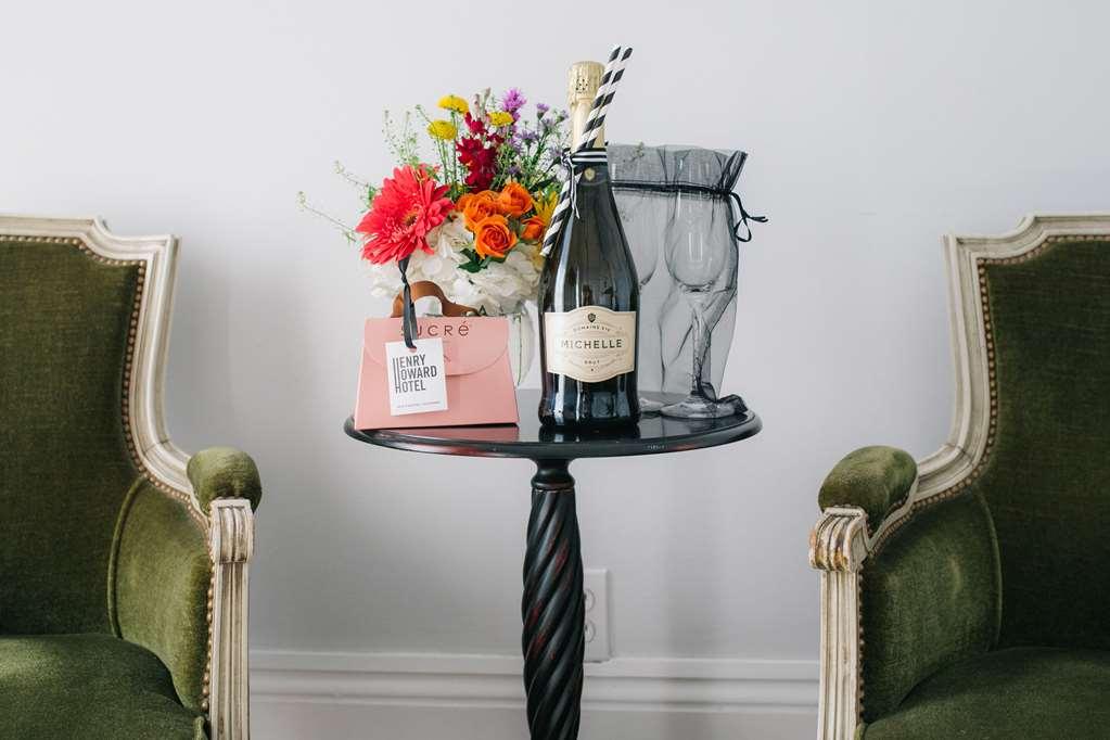 Henry Howard Hotel New Orleans Rom bilde